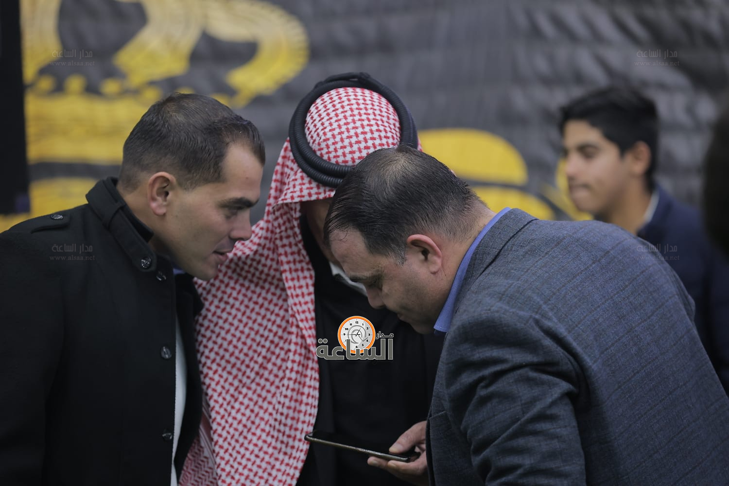 Madar Al-Saa Images 0.4318042350990141