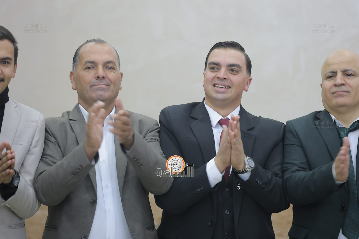 Madar Al-Saa Images 0.6891543710134229