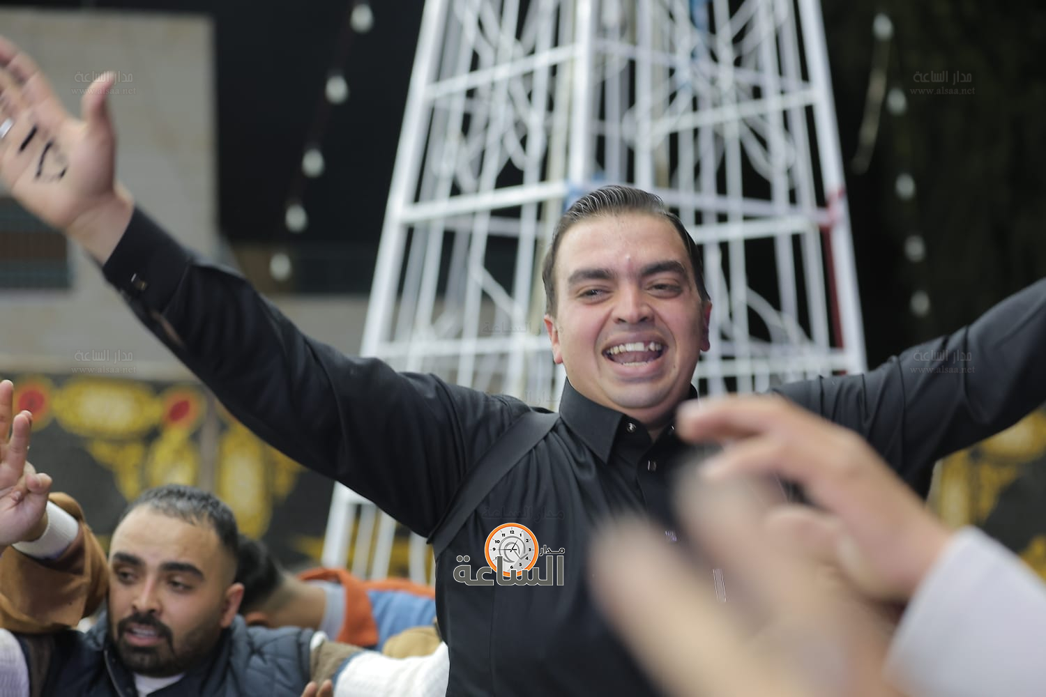 Madar Al-Saa Images 0.8821448419749872