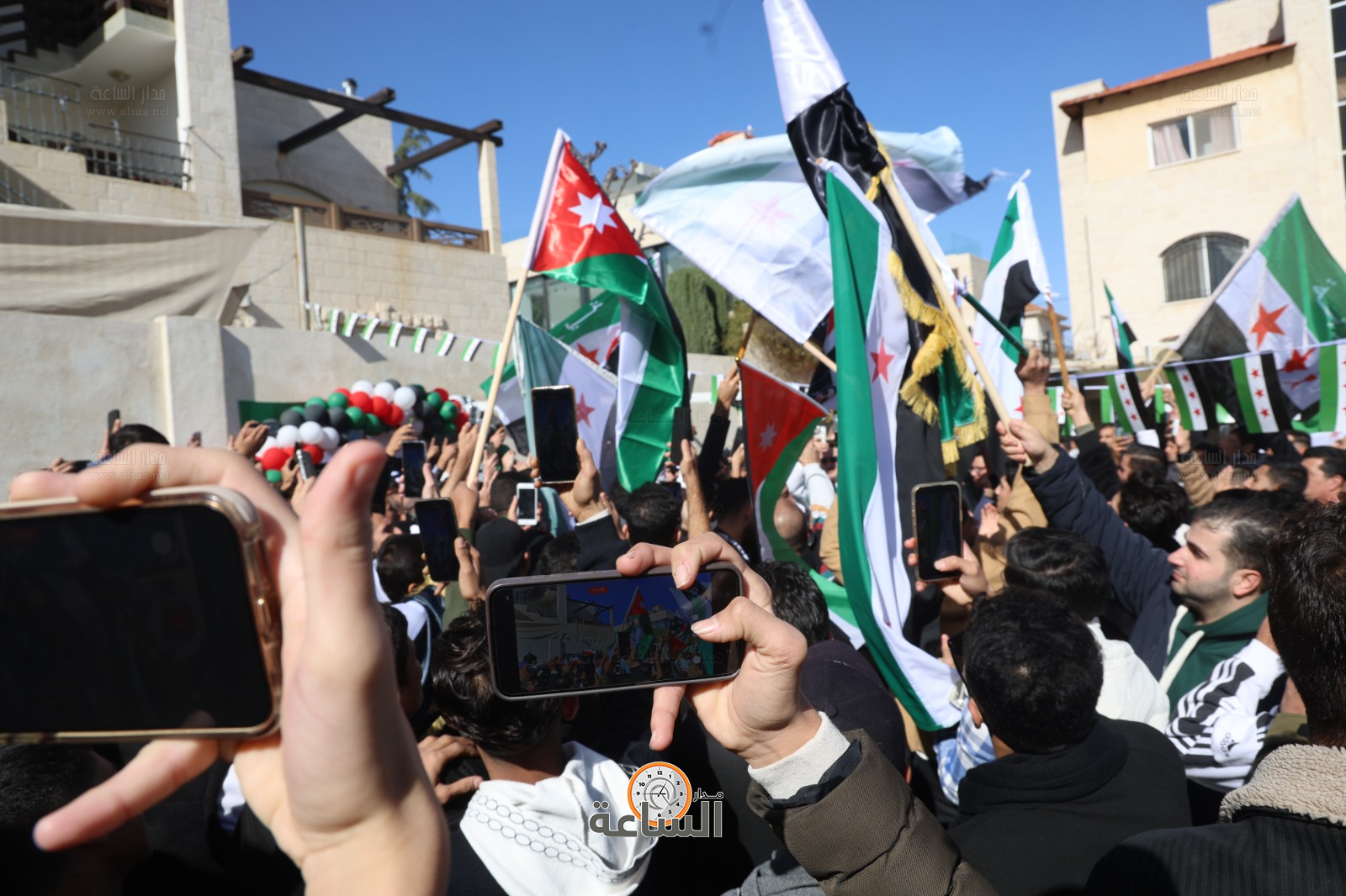 Madar Al-Saa Images 0.14203238118634076