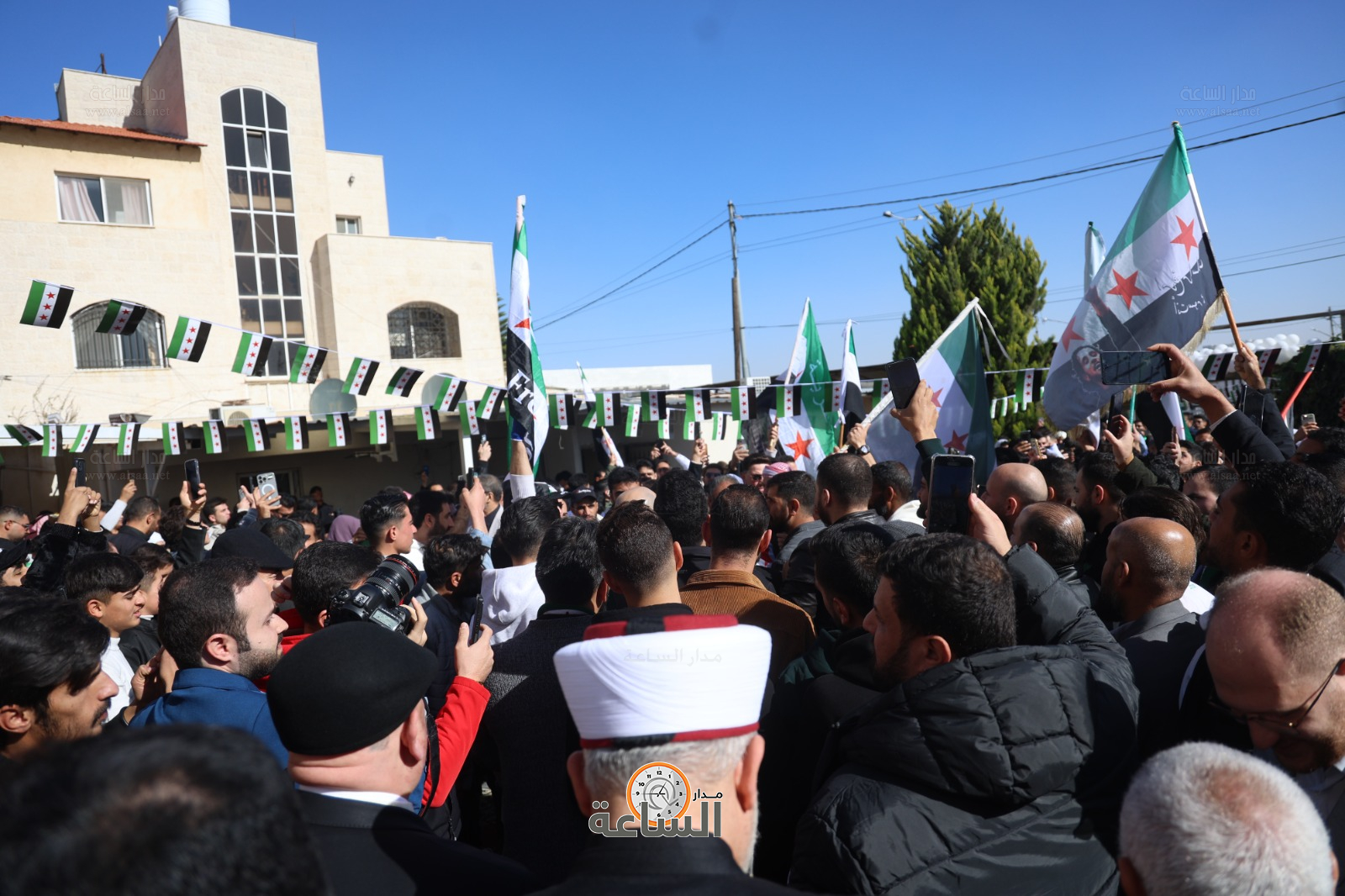 Madar Al-Saa Images 0.19688296432194474