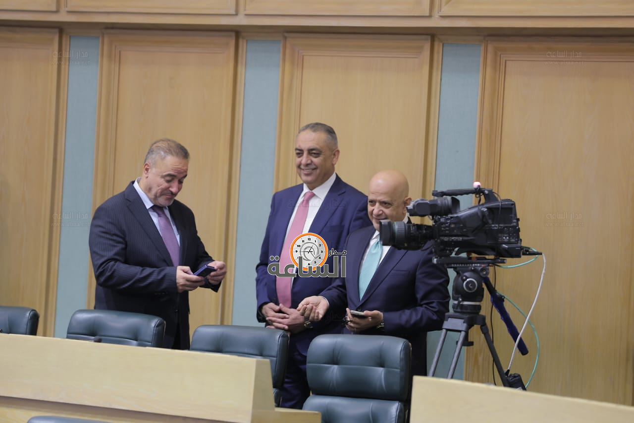 Madar Al-Saa Images 0.5966869103849715