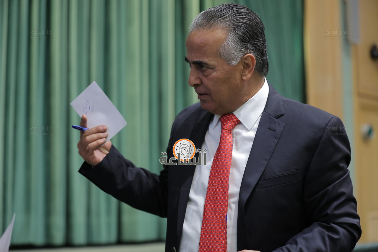 Madar Al-Saa Images 0.3897047824711952