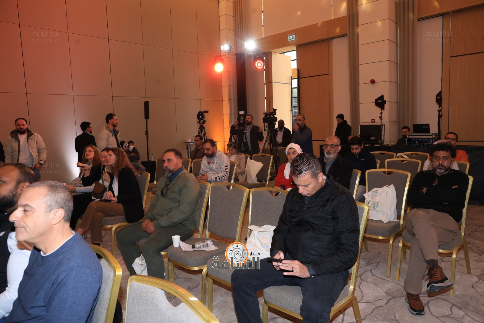 Madar Al-Saa Images 0.6670247917523592