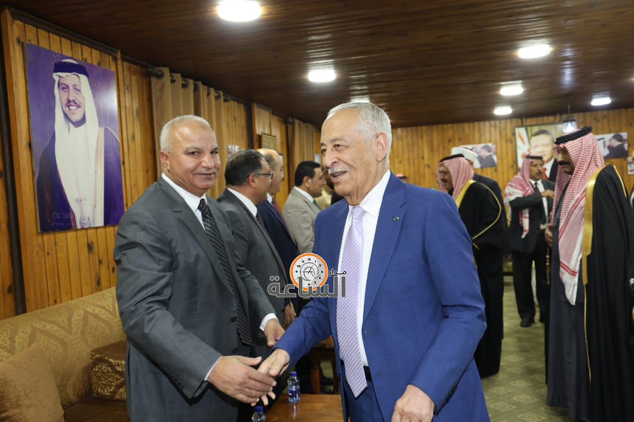 Madar Al-Saa Images 0.858399497405462