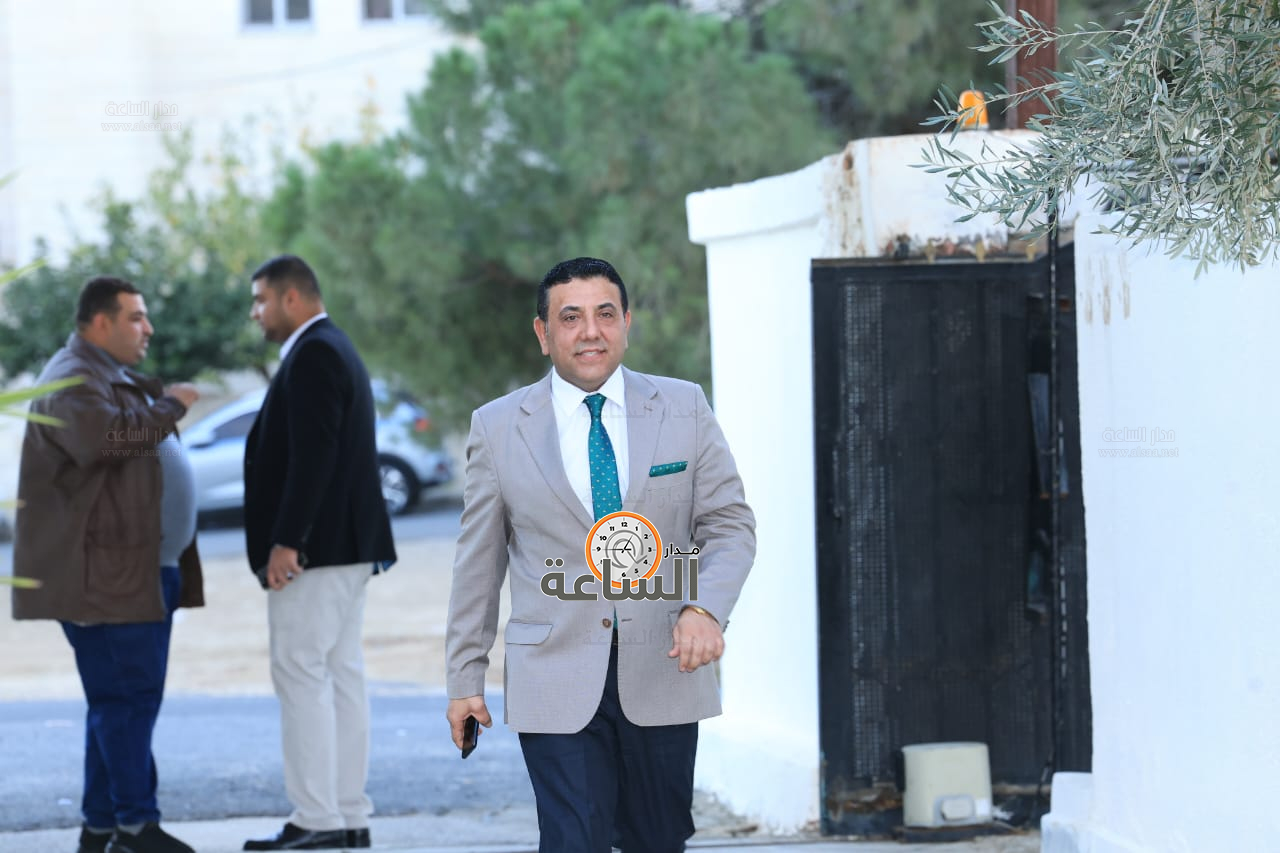 Madar Al-Saa Images 0.4426327022080204