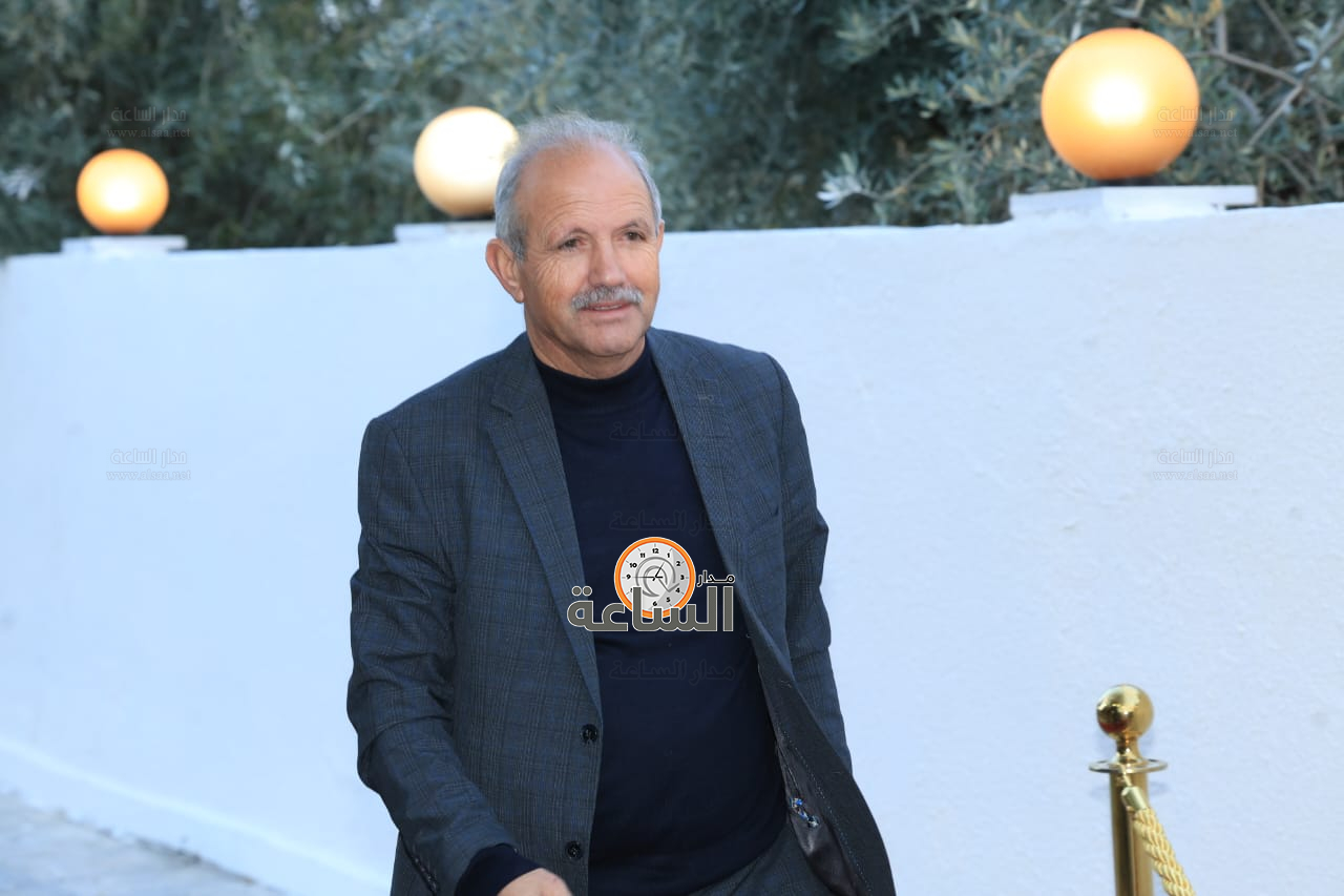 Madar Al-Saa Images 0.2073986690165298