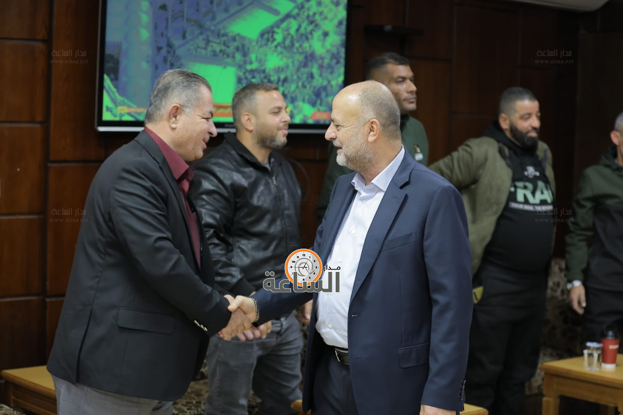 Madar Al-Saa Images 0.6861393831597188