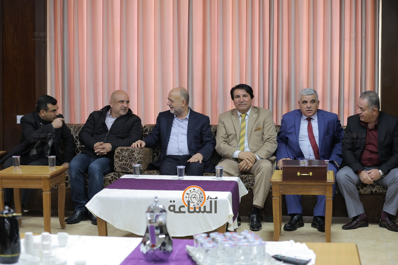 Madar Al-Saa Images 0.4354866153682416