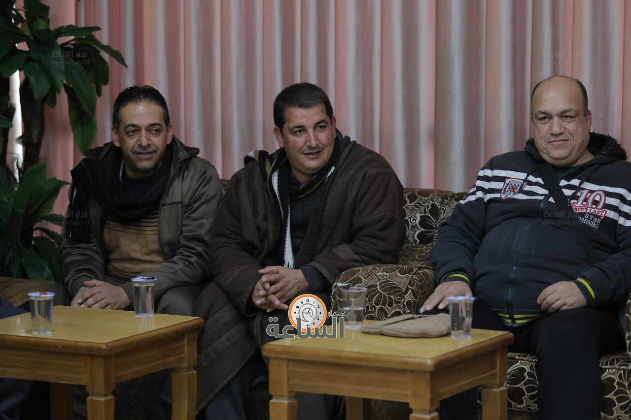 Madar Al-Saa Images 0.8000234668348629