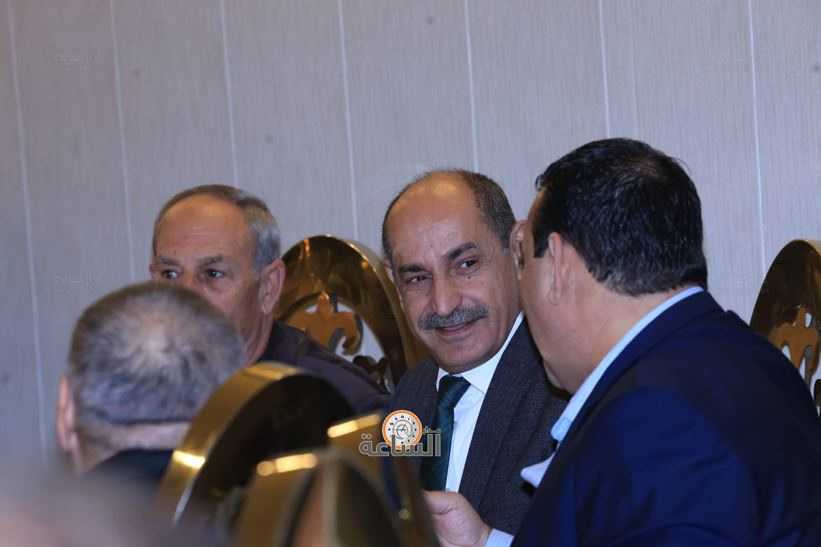 Madar Al-Saa Images 0.4999451598412765