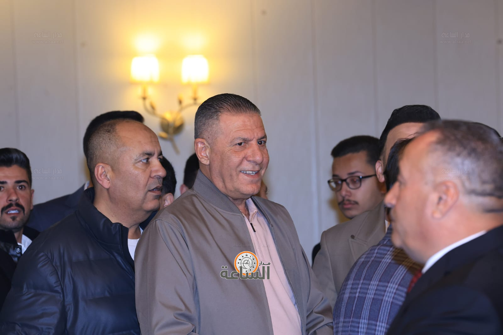 Madar Al-Saa Images 0.8988675631492348