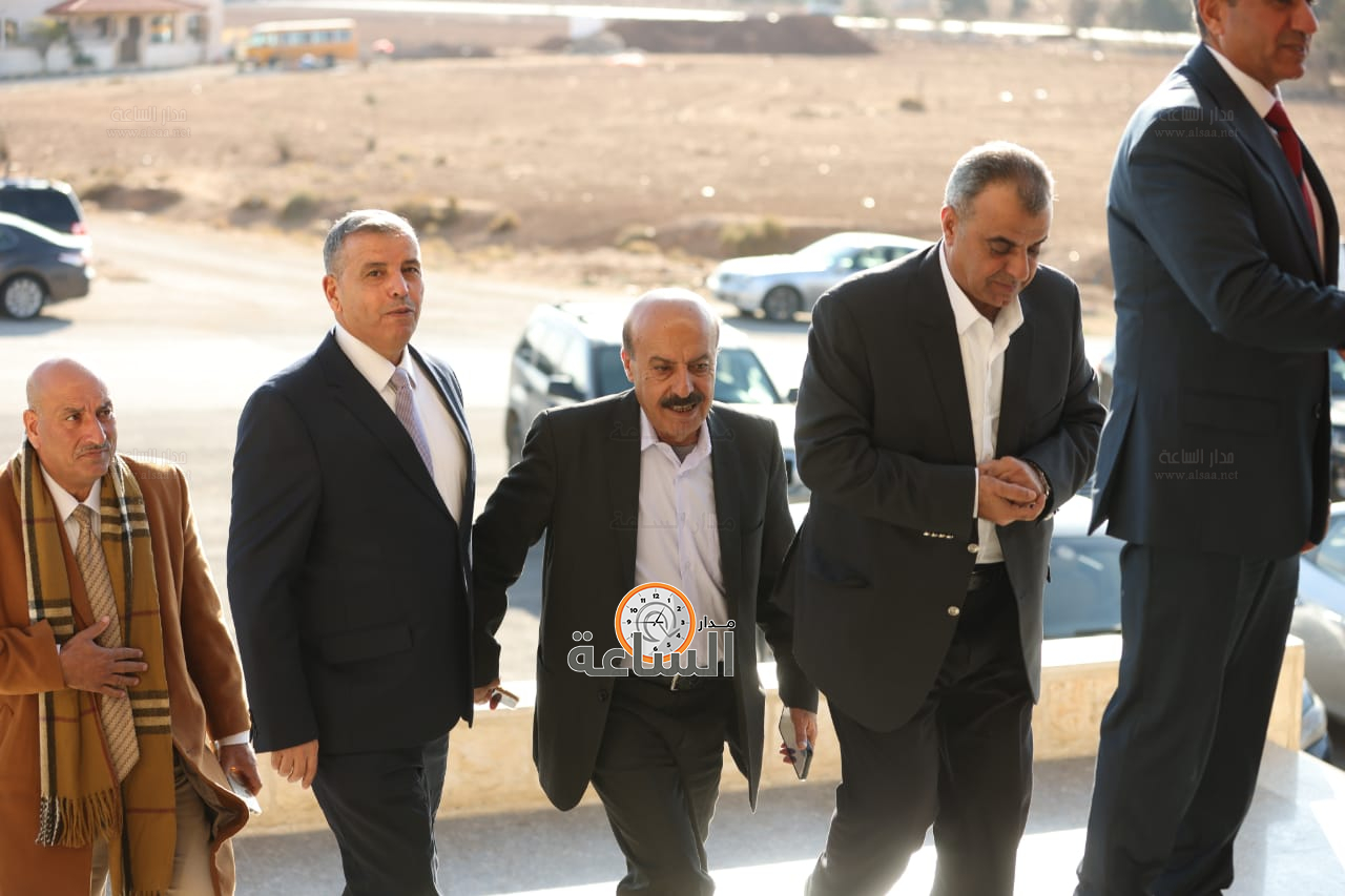 Madar Al-Saa Images 0.9705996230595151