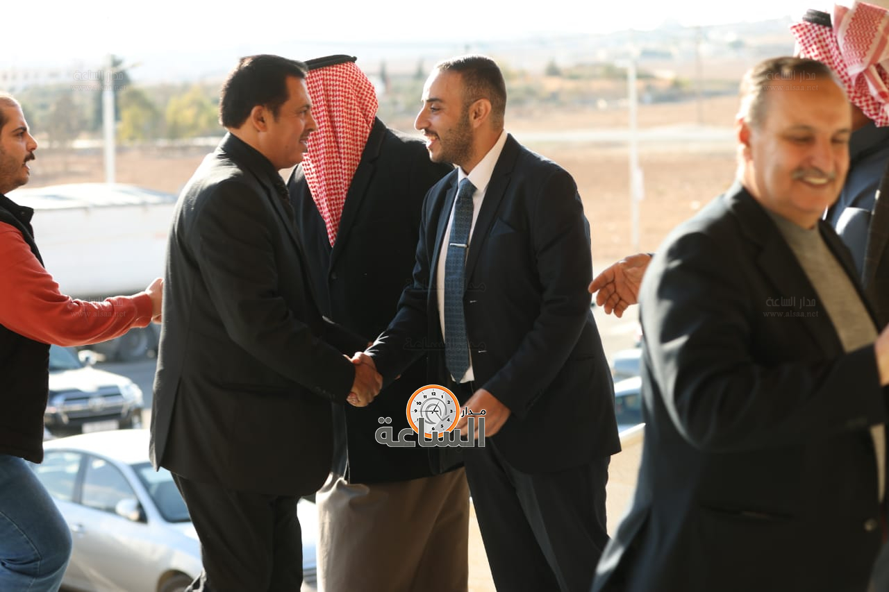 Madar Al-Saa Images 0.031056630553955134