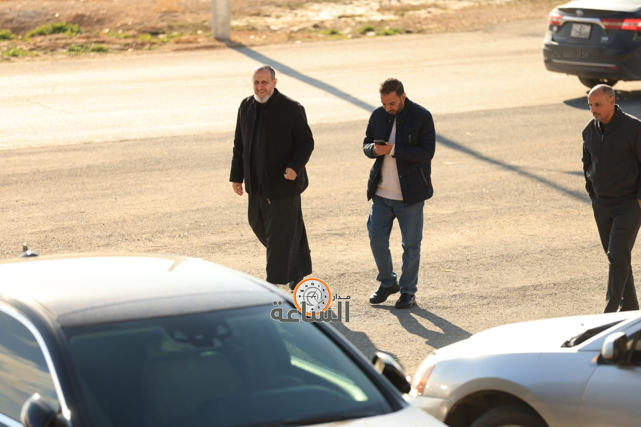 Madar Al-Saa Images 0.9494128936325599