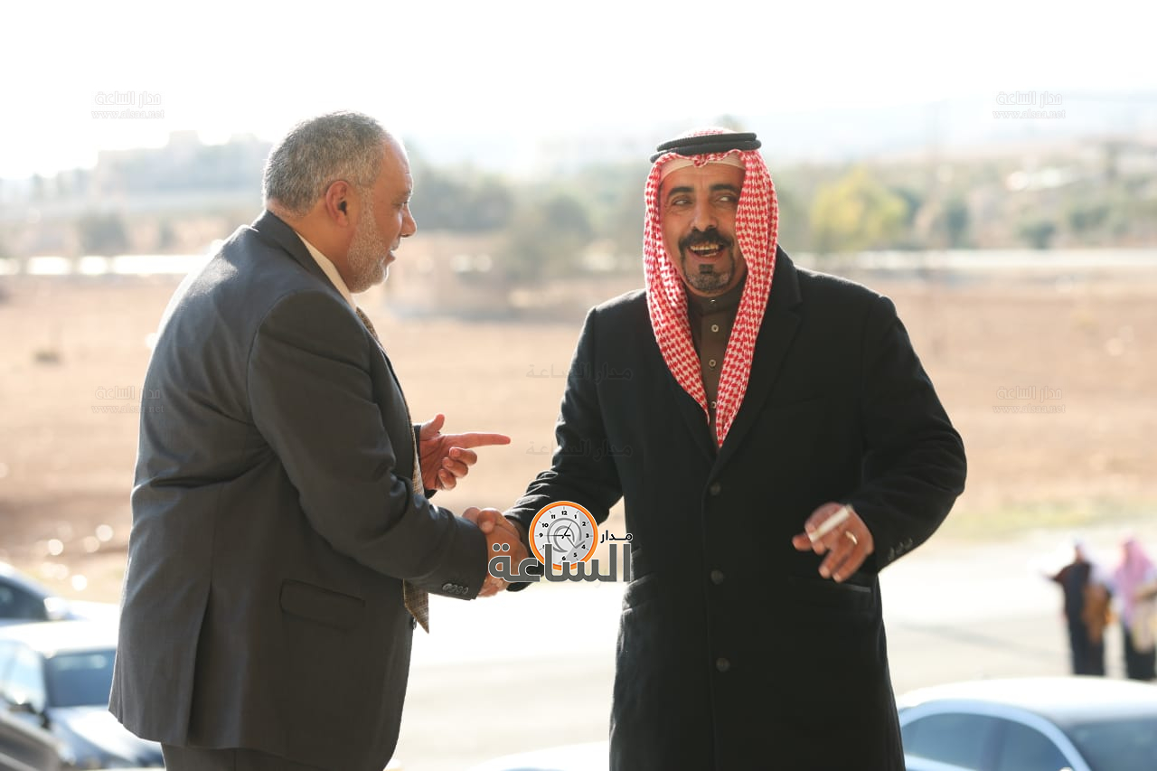 Madar Al-Saa Images 0.7488650324509248