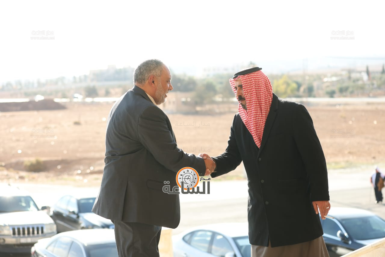 Madar Al-Saa Images 0.9743692190553603