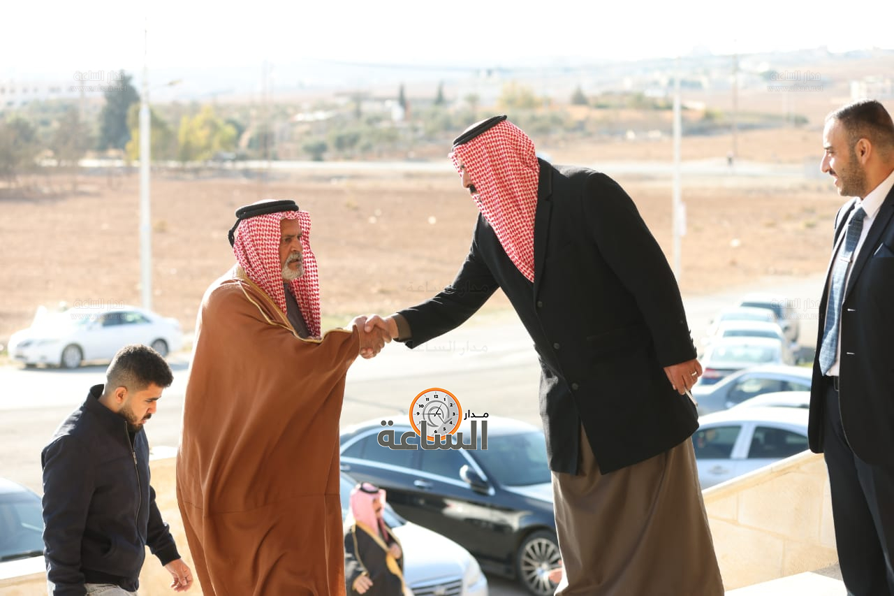 Madar Al-Saa Images 0.3659596781815272