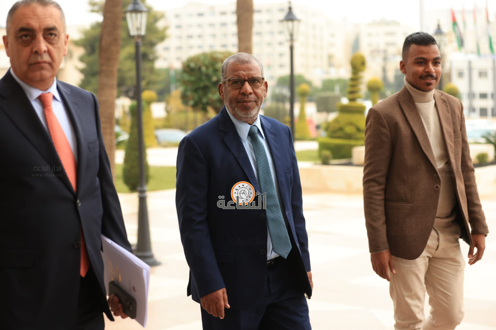 Madar Al-Saa Images 0.3392085731875334