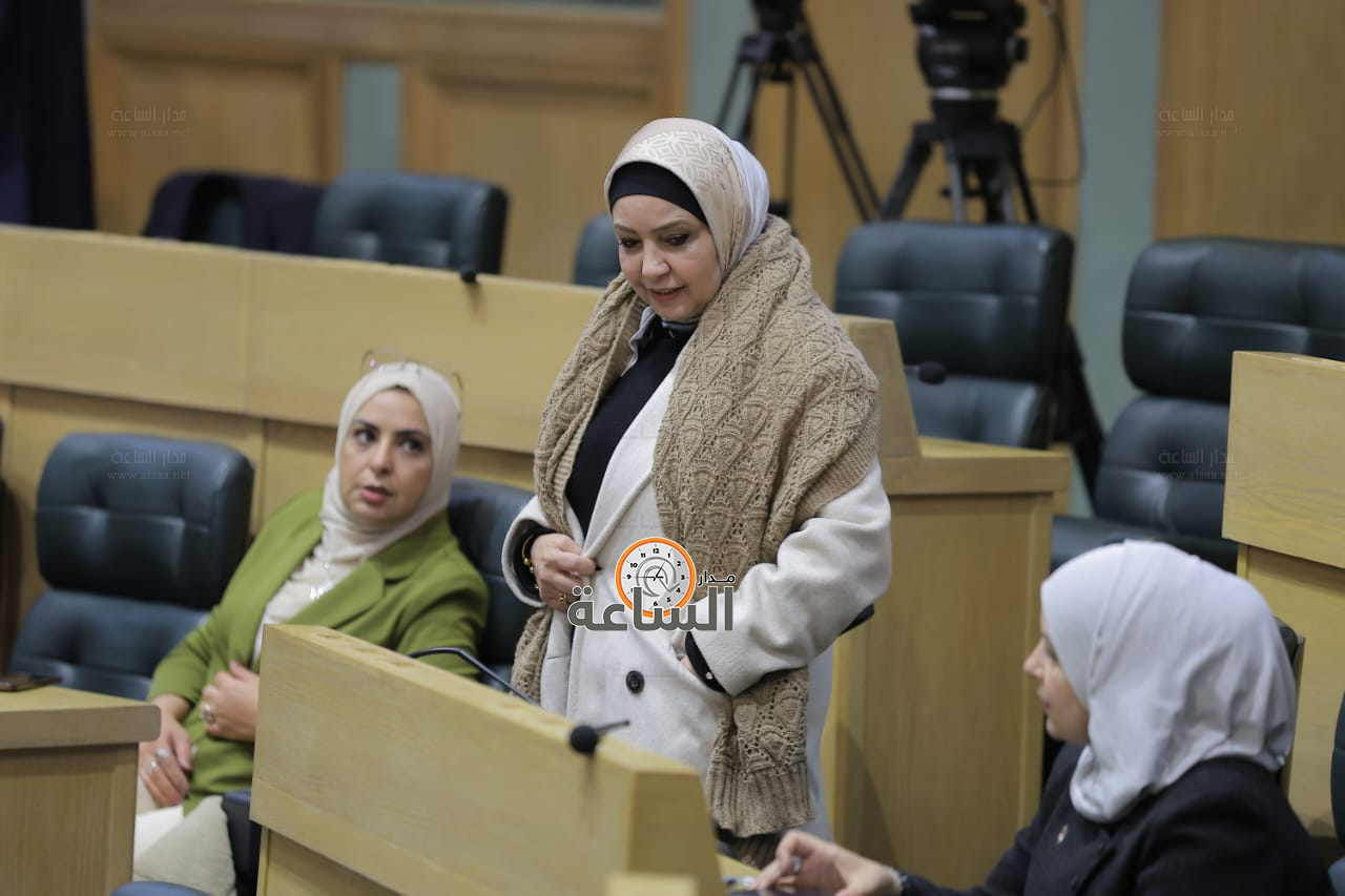 Madar Al-Saa Images 0.6427069792214221