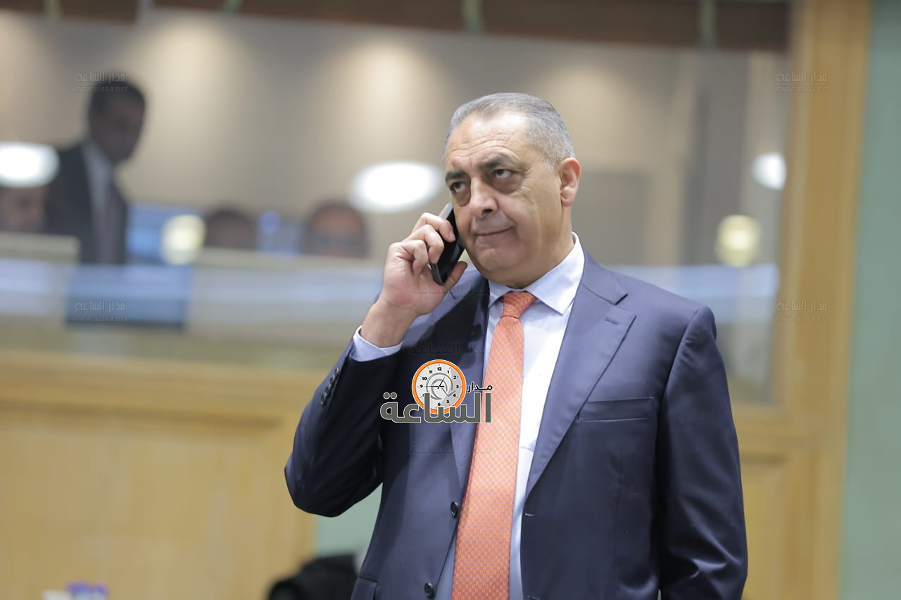 Madar Al-Saa Images 0.657754432733754