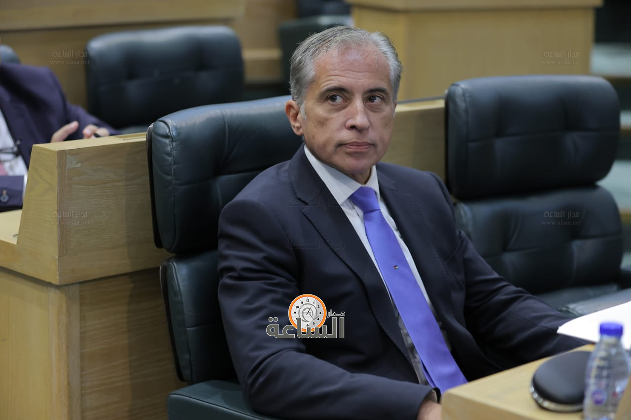 Madar Al-Saa Images 0.4217396563321205