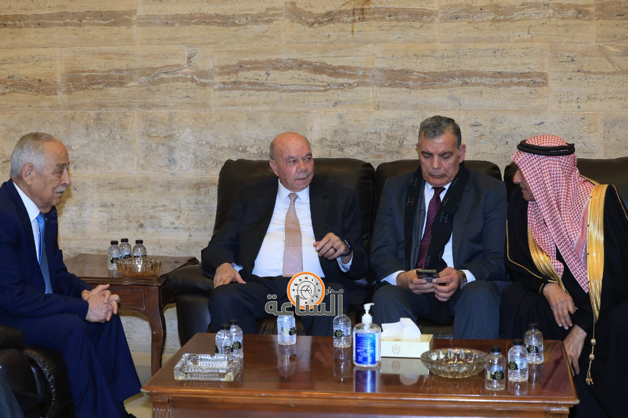 Madar Al-Saa Images 0.555744098973439