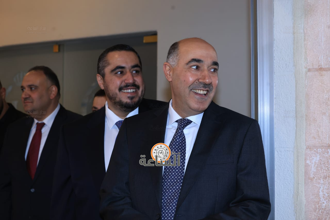 Madar Al-Saa Images 0.8005568200389853