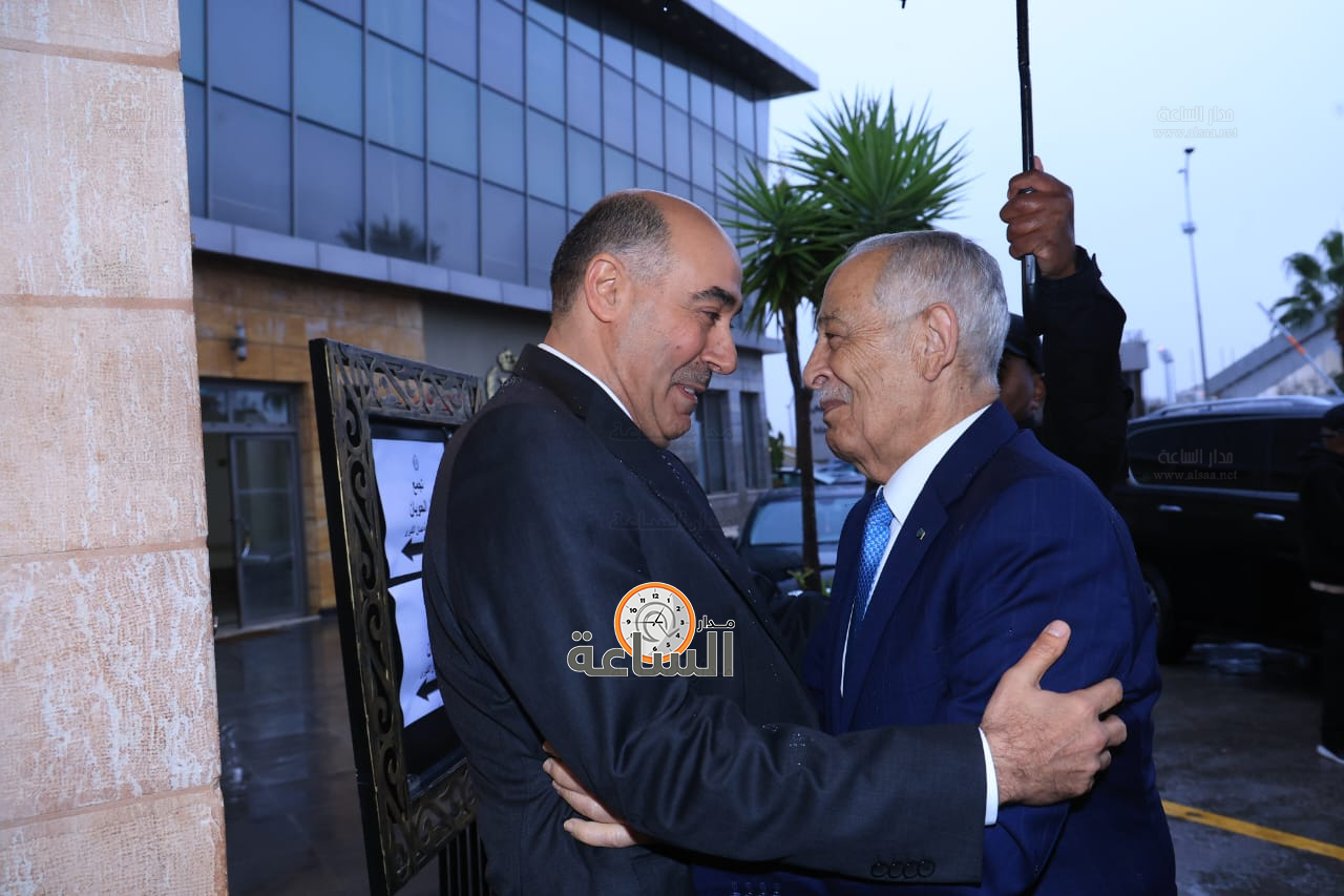 Madar Al-Saa Images 0.7456918635496451