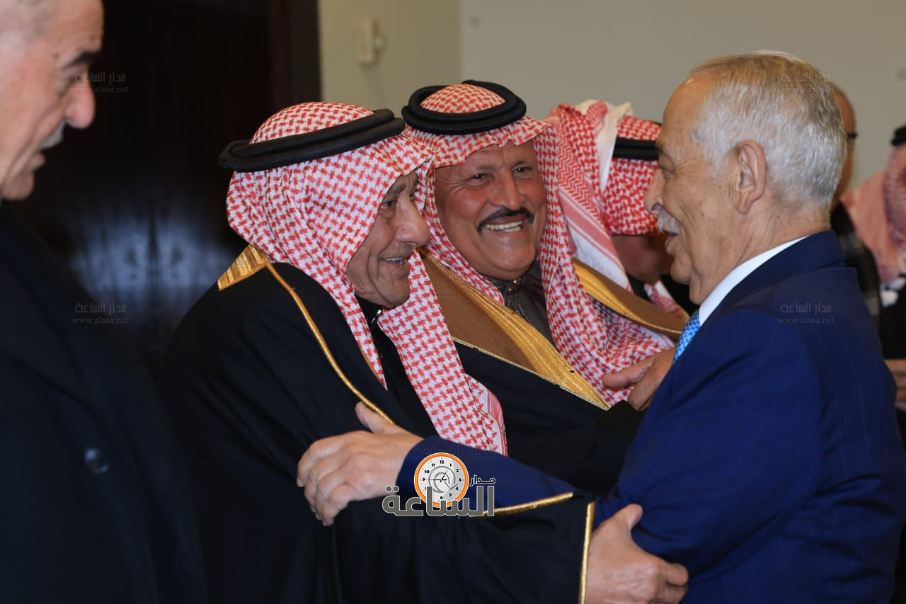 Madar Al-Saa Images 0.9563434538725198