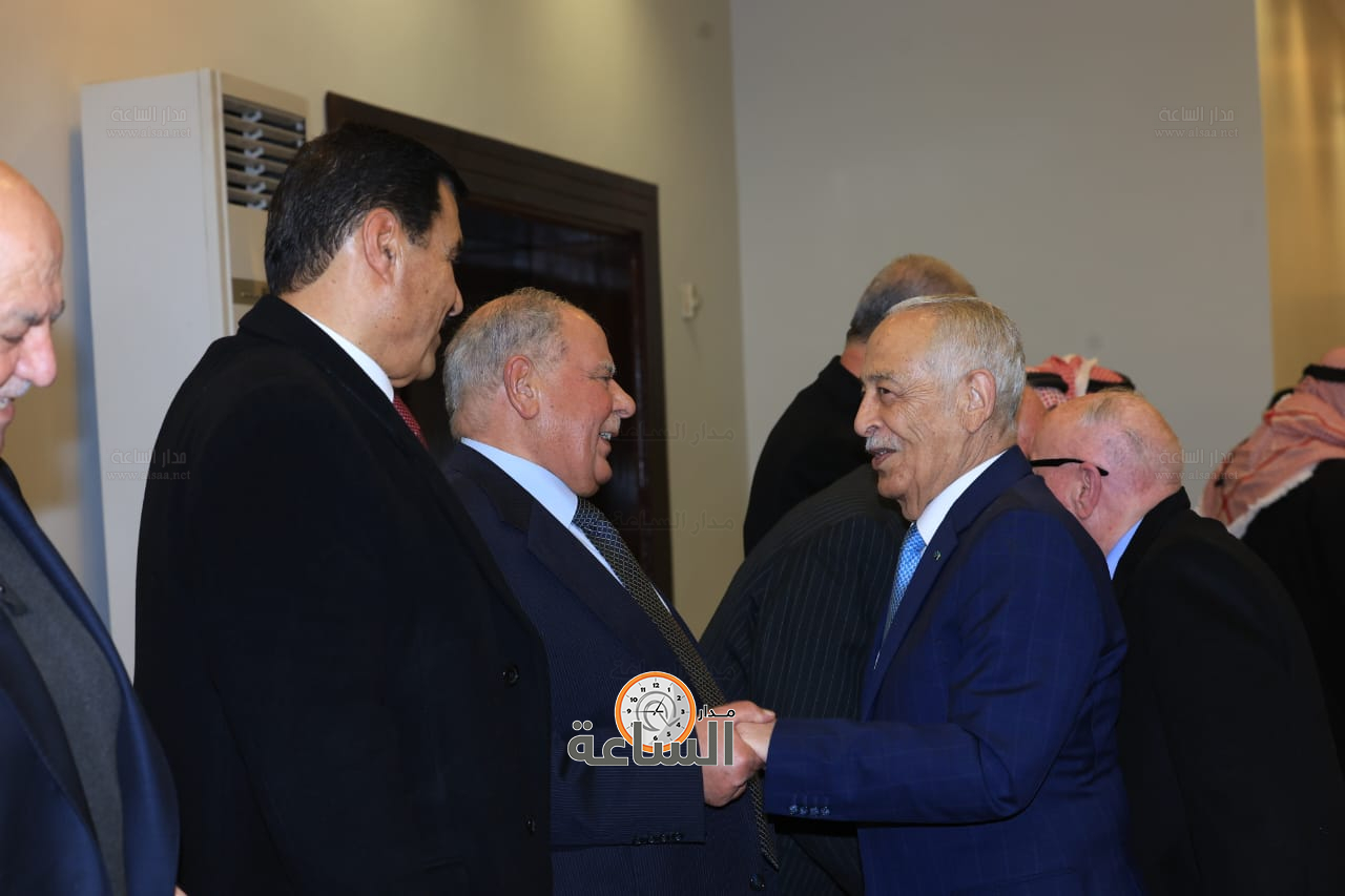 Madar Al-Saa Images 0.4425417842891969