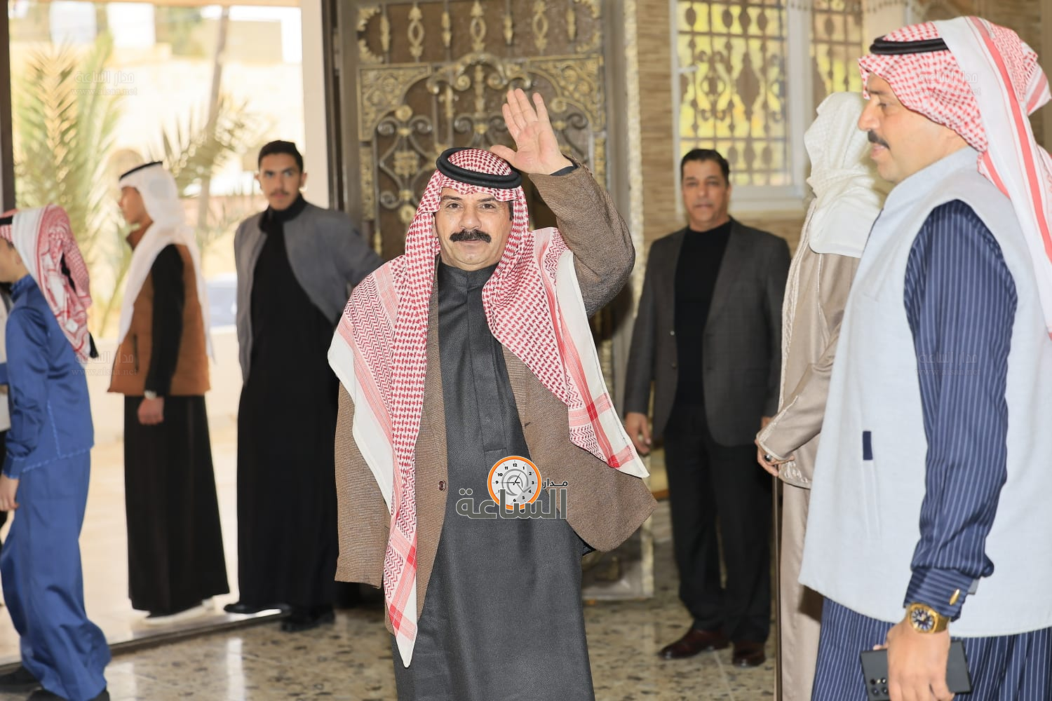 Madar Al-Saa Images 0.4768061748632235