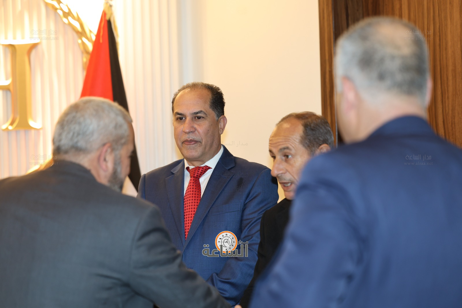 Madar Al-Saa Images 0.3501616317965258