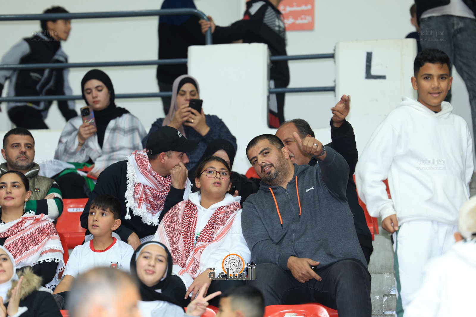 Madar Al-Saa Images 0.4577320431206191