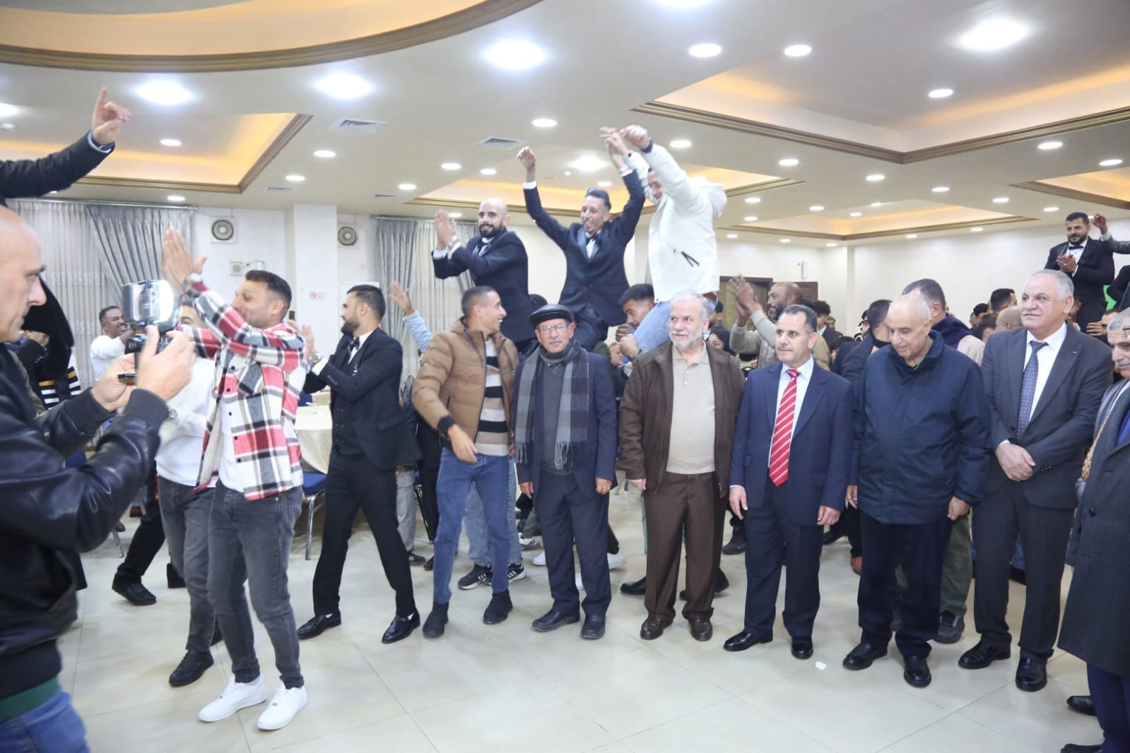 Madar Al-Saa Images 0.04437625946106227