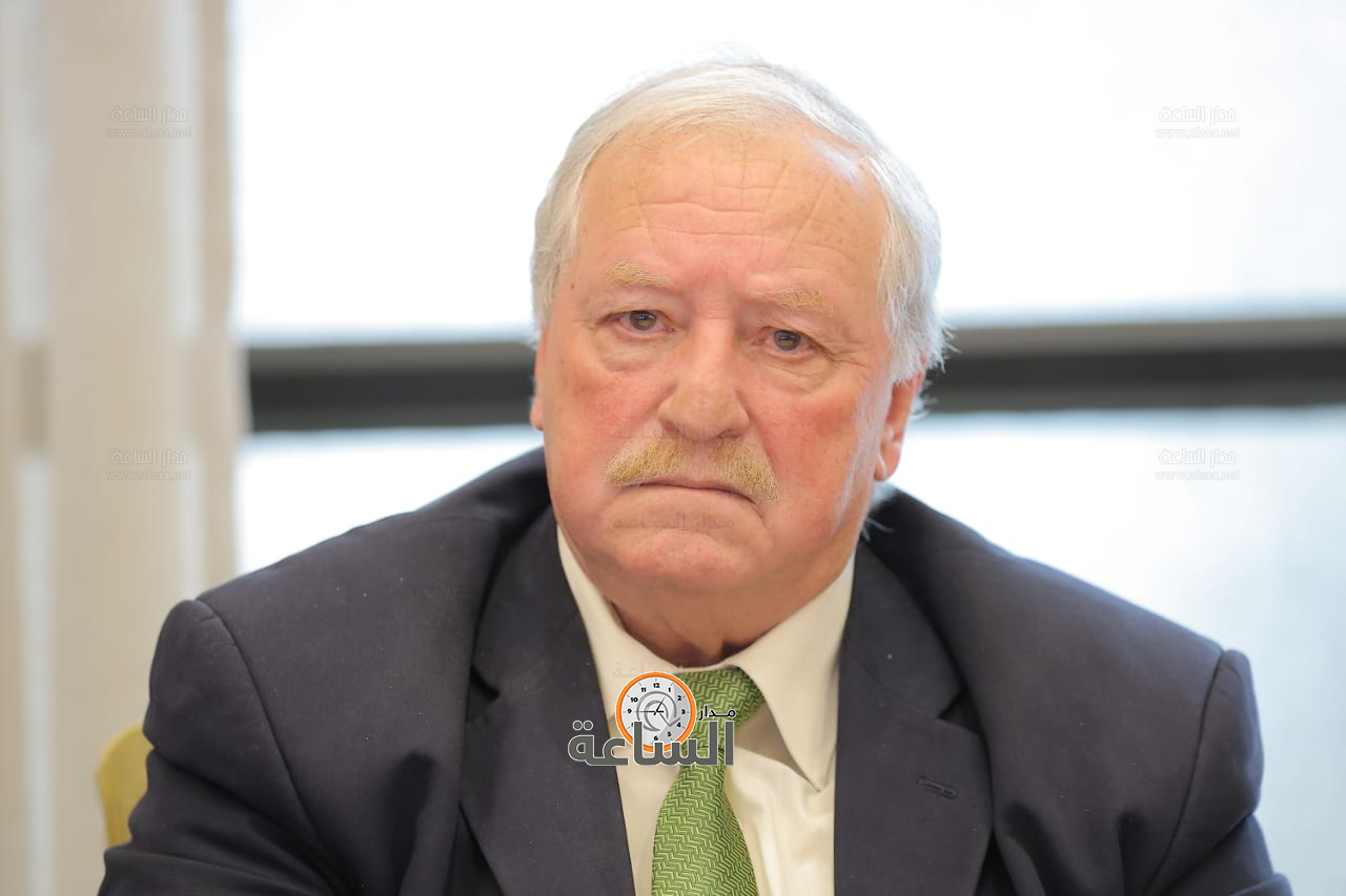 Madar Al-Saa Images 0.9936453352598649