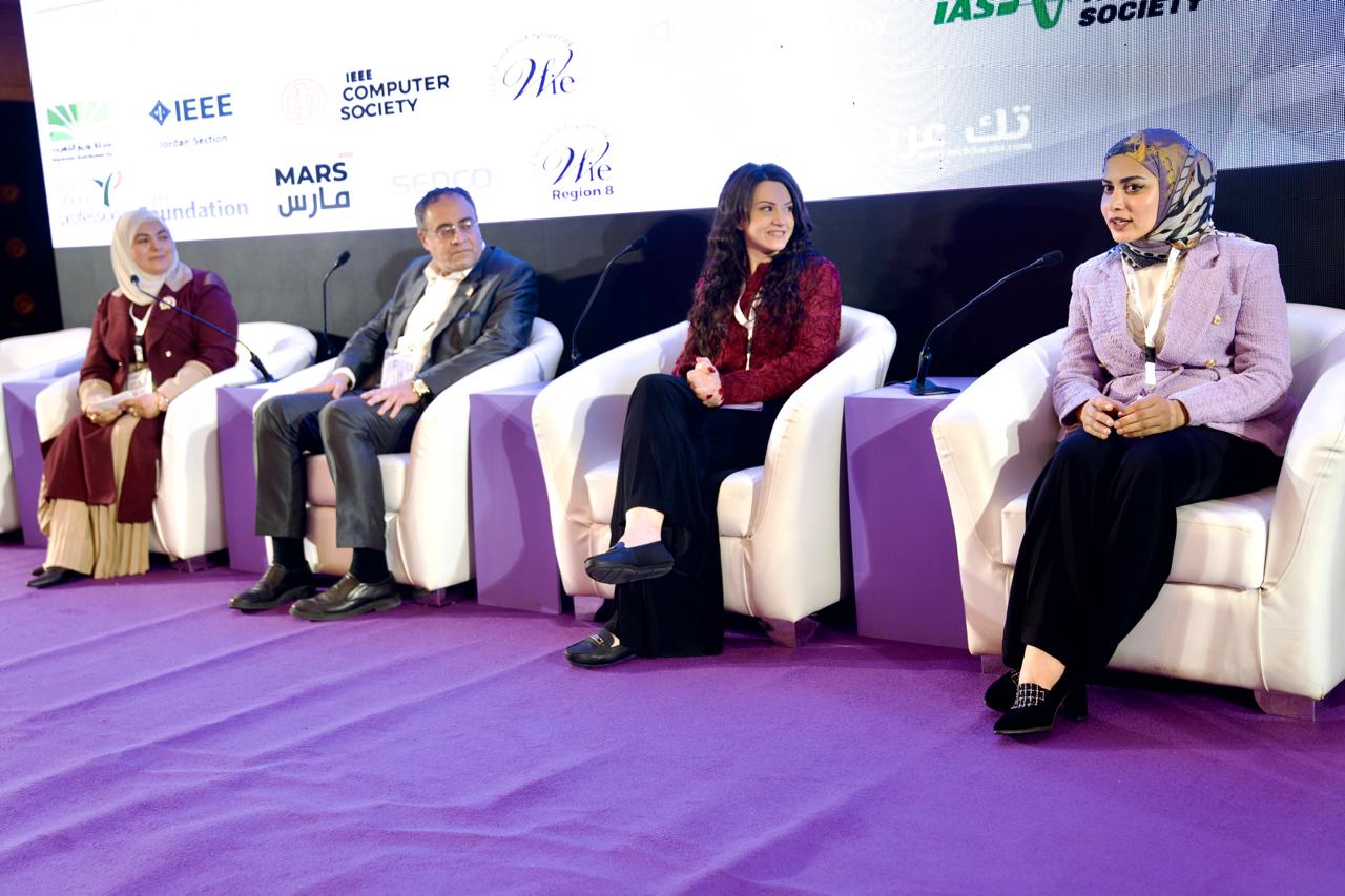 Madar Al-Saa Images 0.9308972662498646