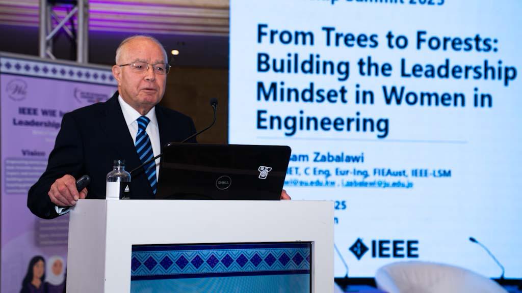 Madar Al-Saa Images 0.8046907535638815