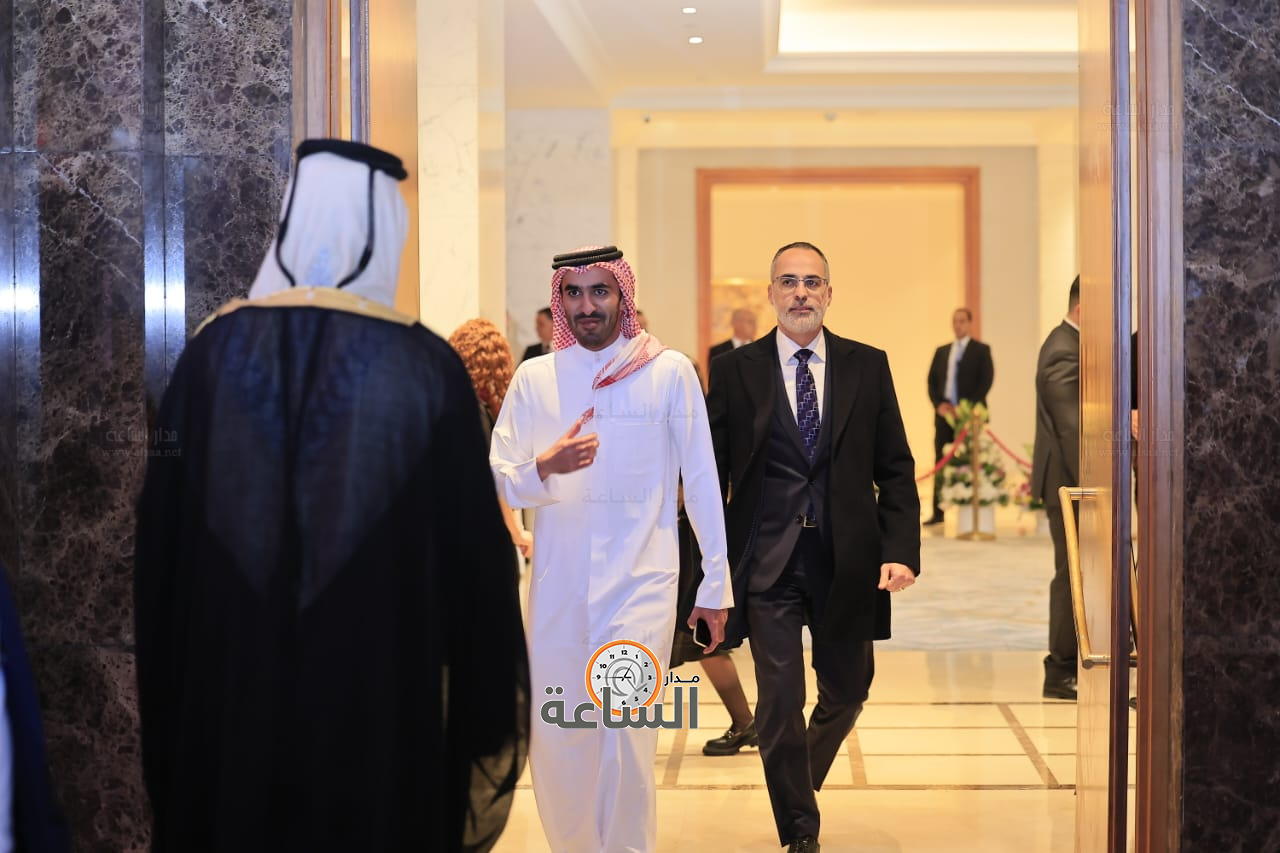 Madar Al-Saa Images 0.7865417544851061