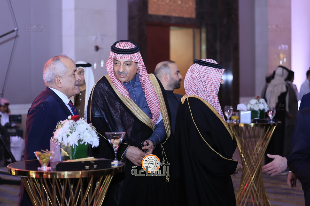 Madar Al-Saa Images 0.32342592467000564