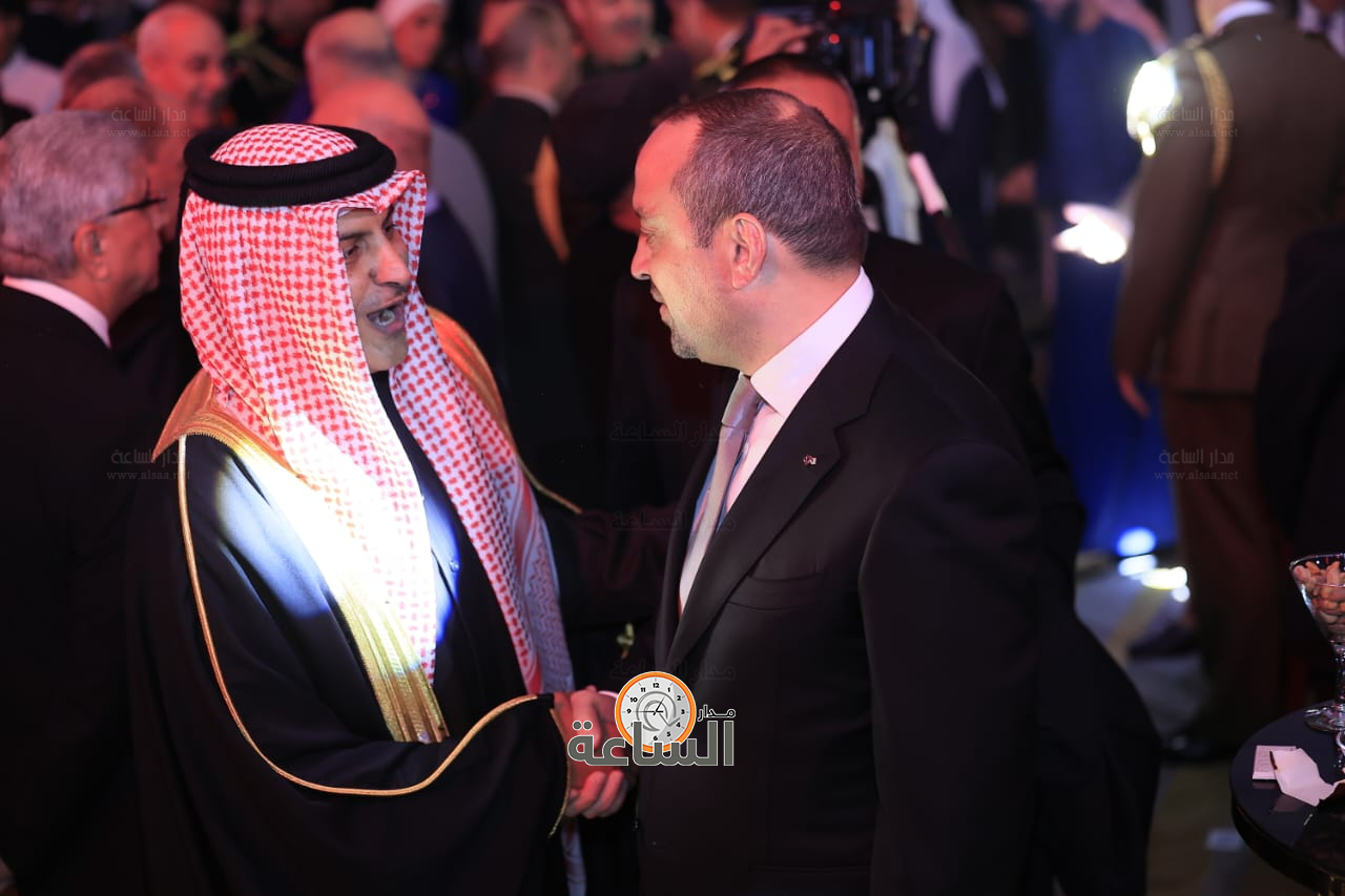 Madar Al-Saa Images 0.36979945674708115