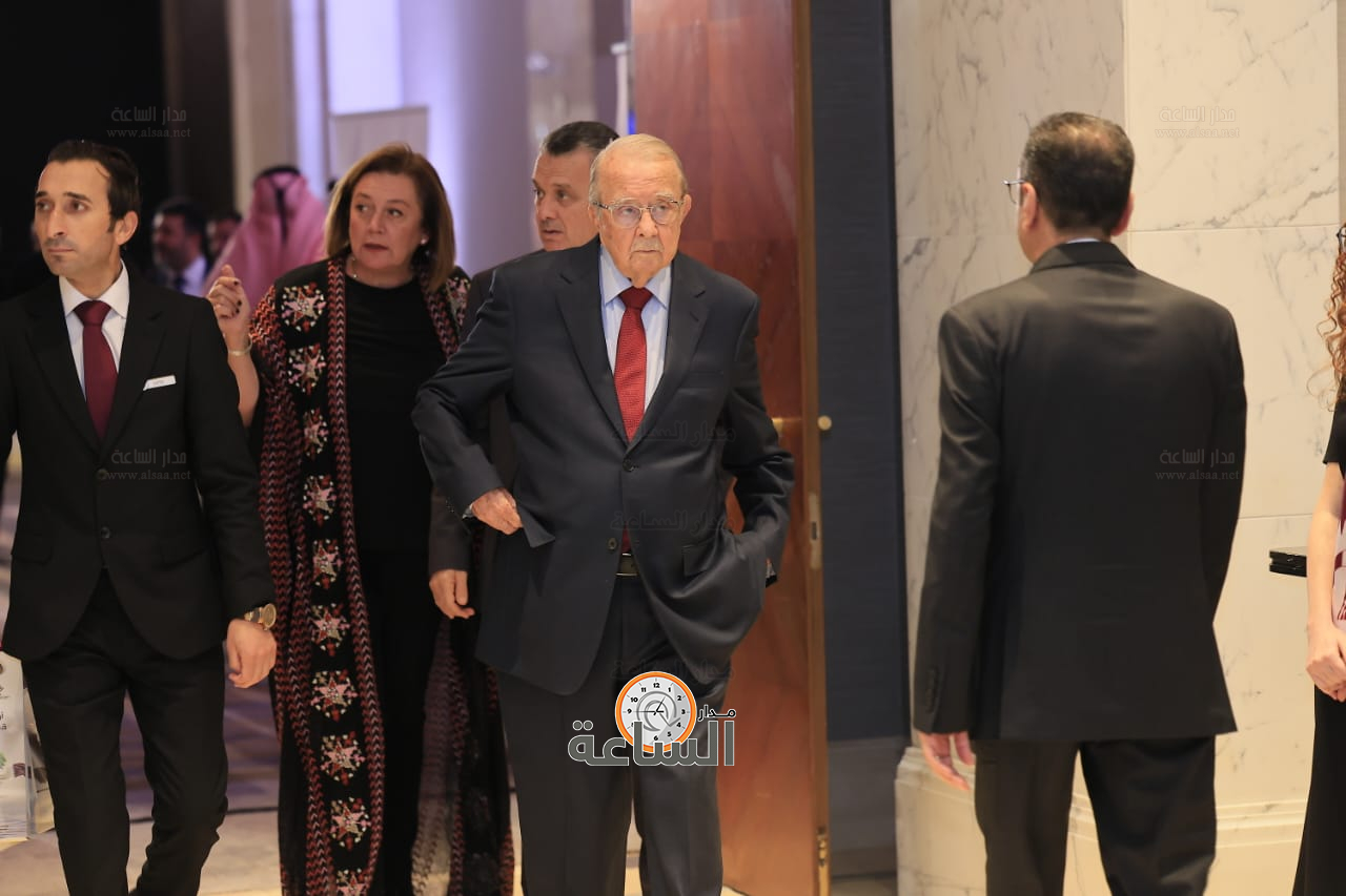 Madar Al-Saa Images 0.27533362966842