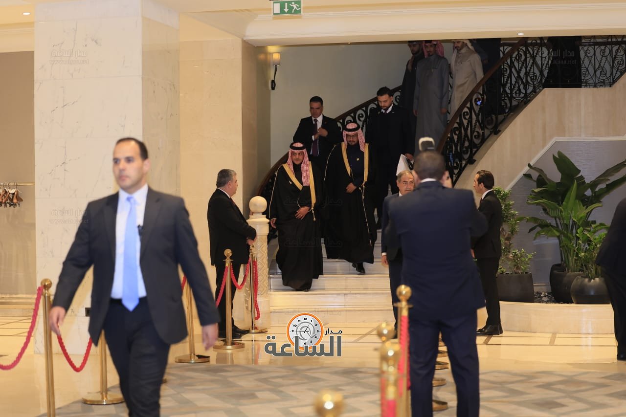 Madar Al-Saa Images 0.6740517155674124