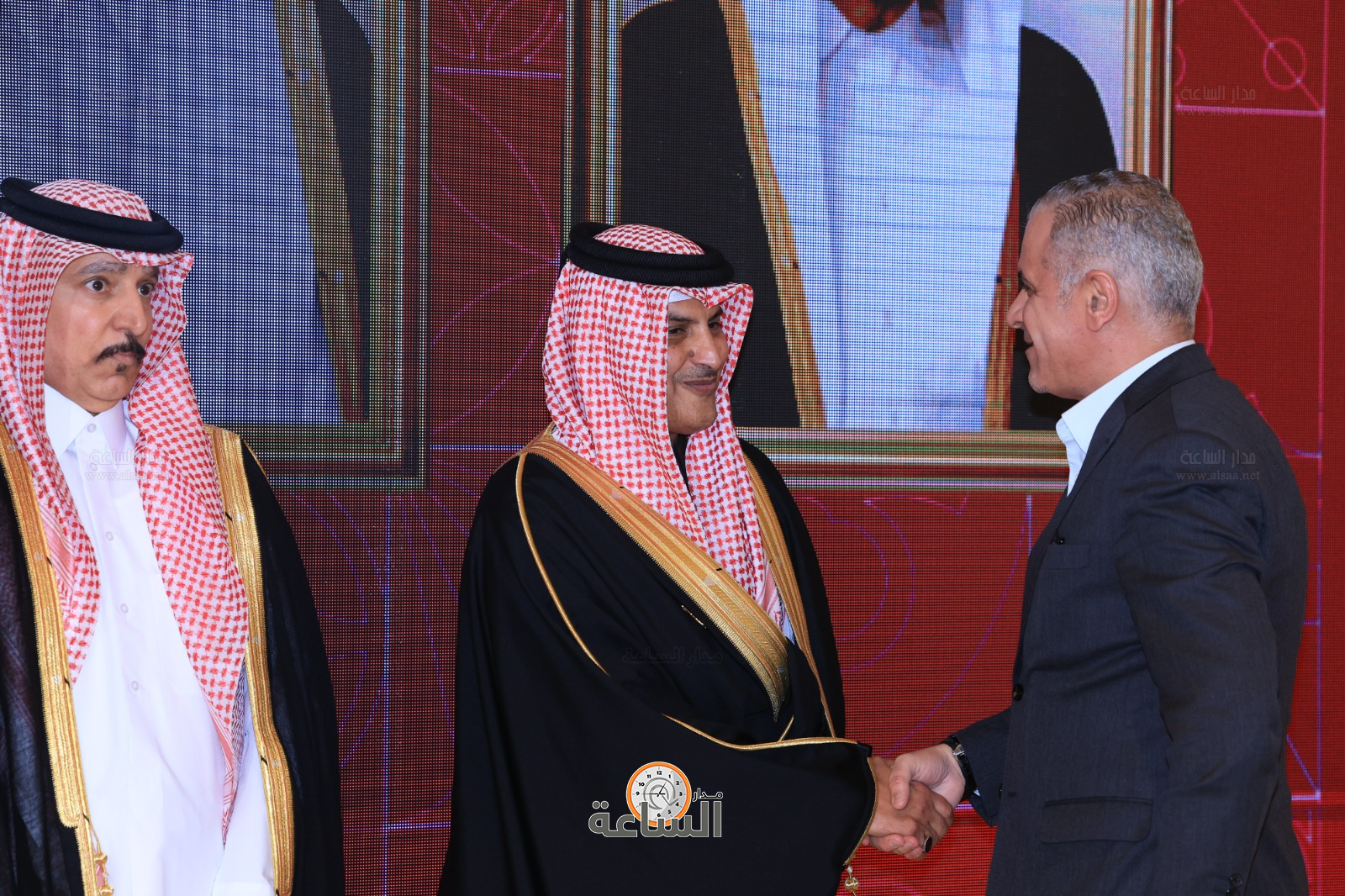 Madar Al-Saa Images 0.36015545781765523