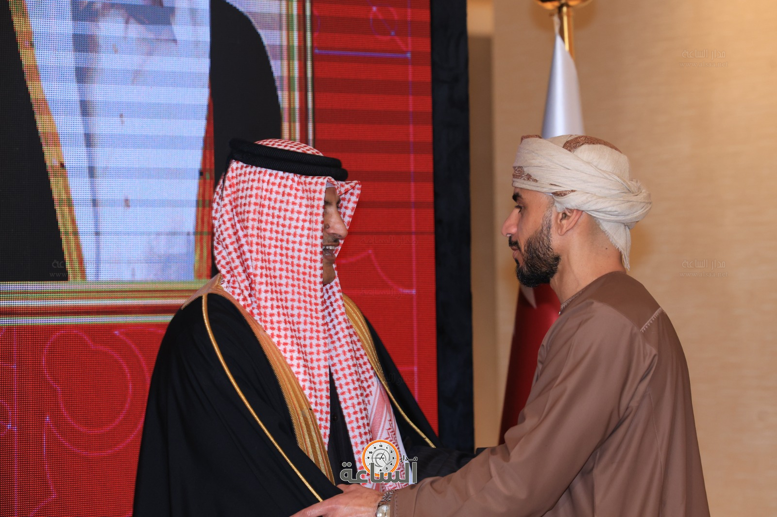 Madar Al-Saa Images 0.7120137672643274