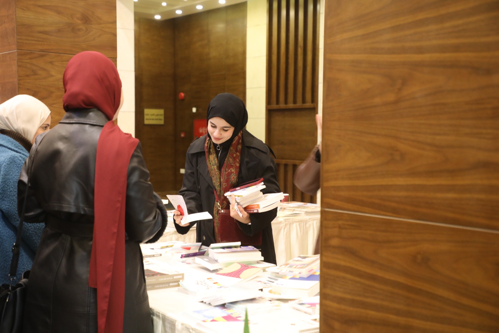 Madar Al-Saa Images 0.40517654076068