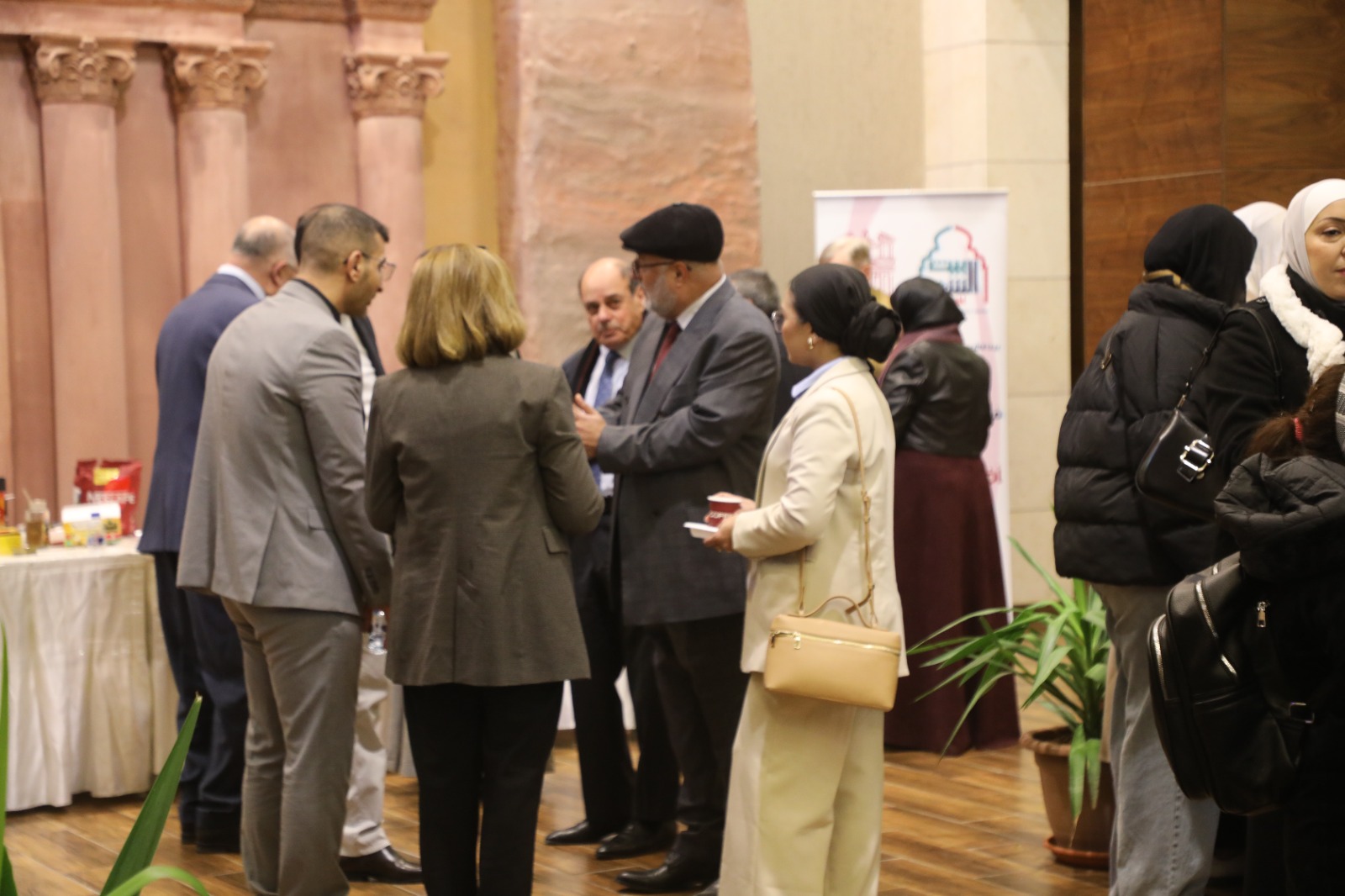 Madar Al-Saa Images 0.14135202598040697