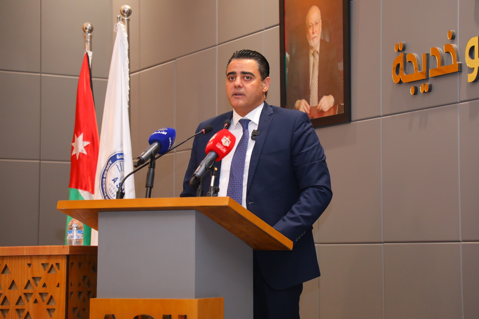 Madar Al-Saa Images 0.01590108847713123