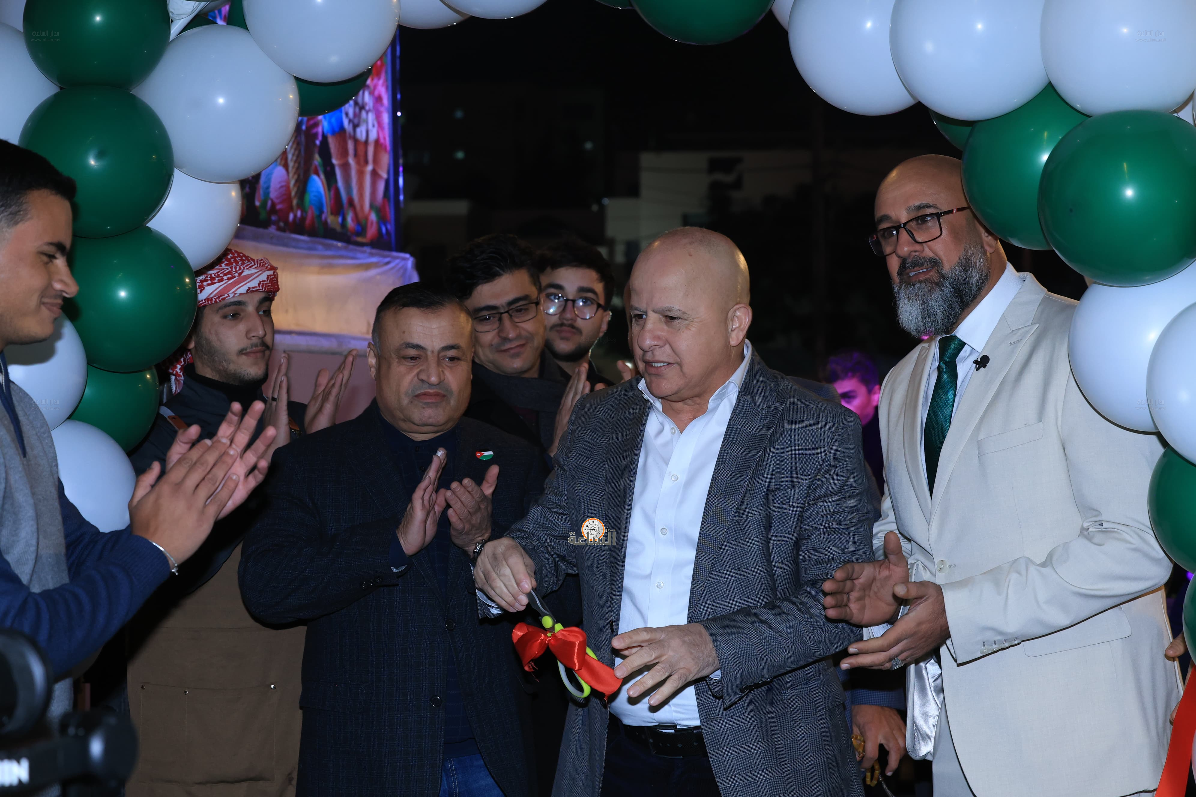 Madar Al-Saa Images 0.42465906108989415