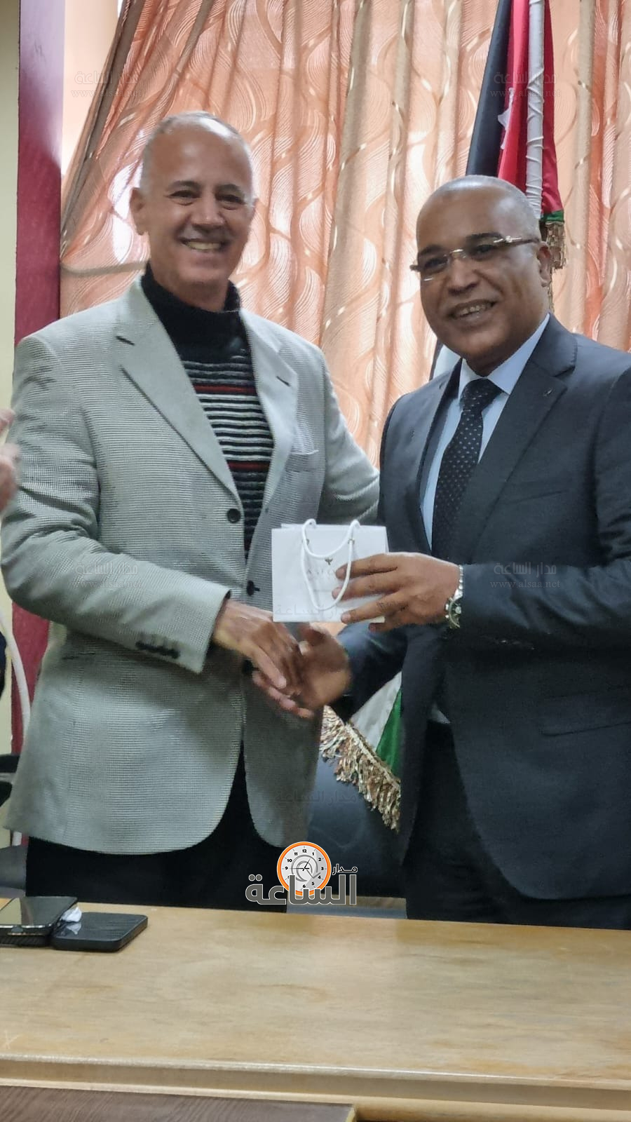 Madar Al-Saa Images 0.9676196241000945